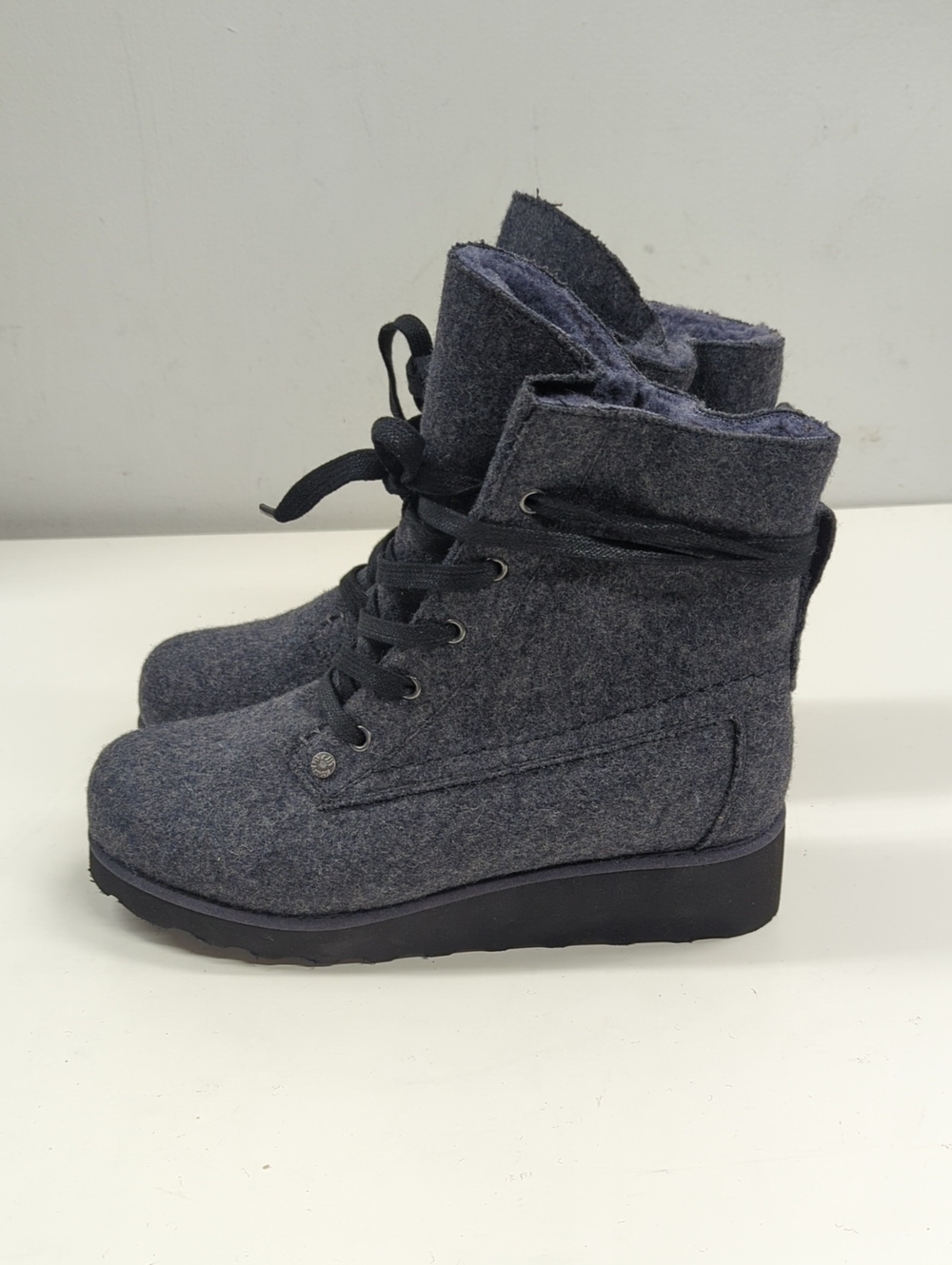 New Bearpaw Krista Gray Wool Lace-Up Winter Boots Women's Size 7